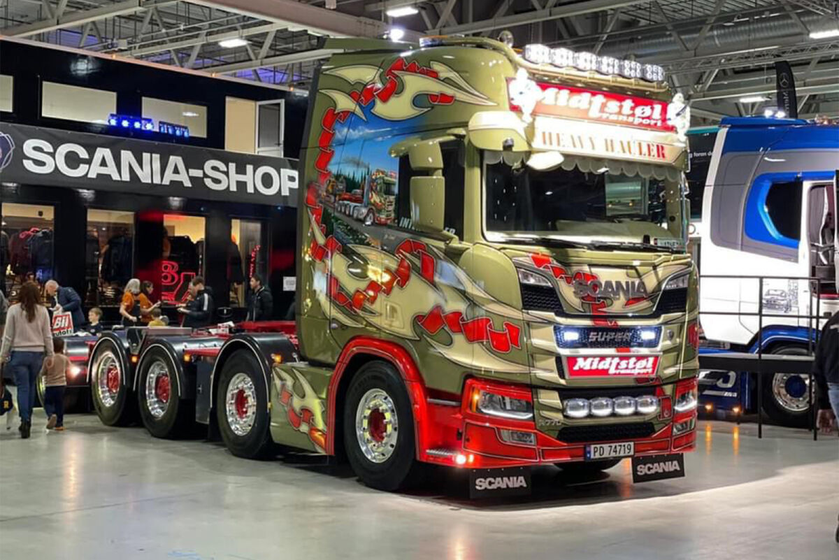 01-5316 -WSI - Scania R Highline CR20H 8x4 Zugmaschine mit Zusatzachse " Midstol"